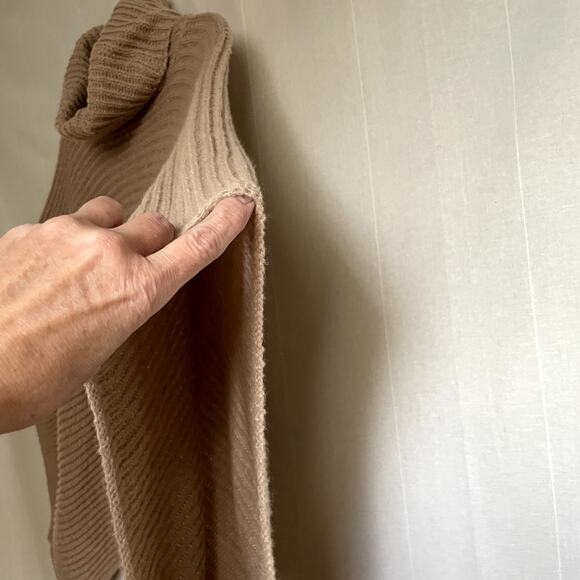 NWOT Cowl Neck Sweater Knit Poncho M/L Boho Western Preppy - Picture 2 of 2